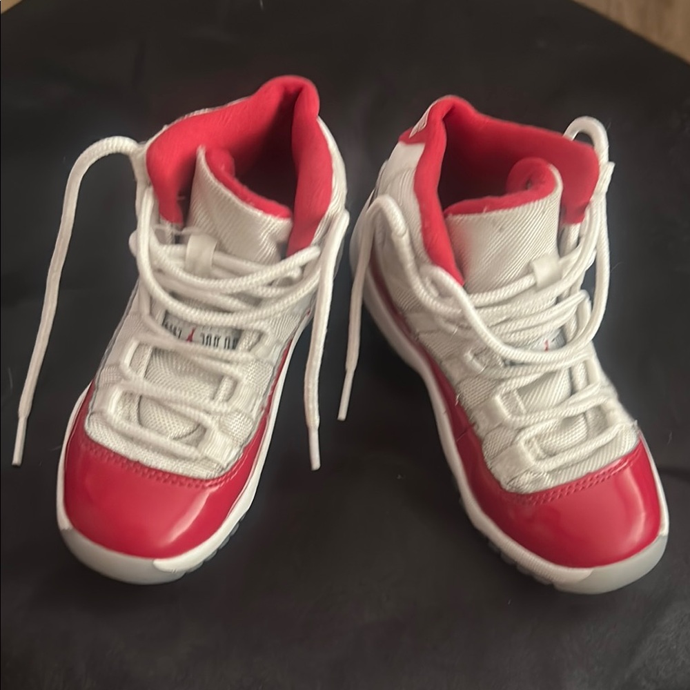 Air Jordan 11 Retro 'Cherry Size 11c